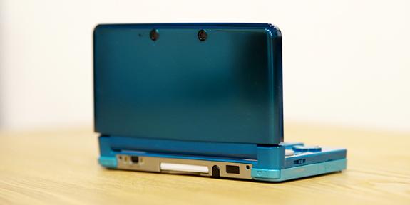 22240-3ds_back_teaser_super